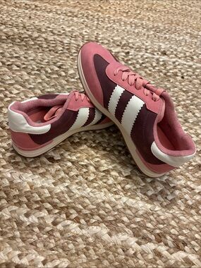Pink Dolce Vita sneakers- never worn